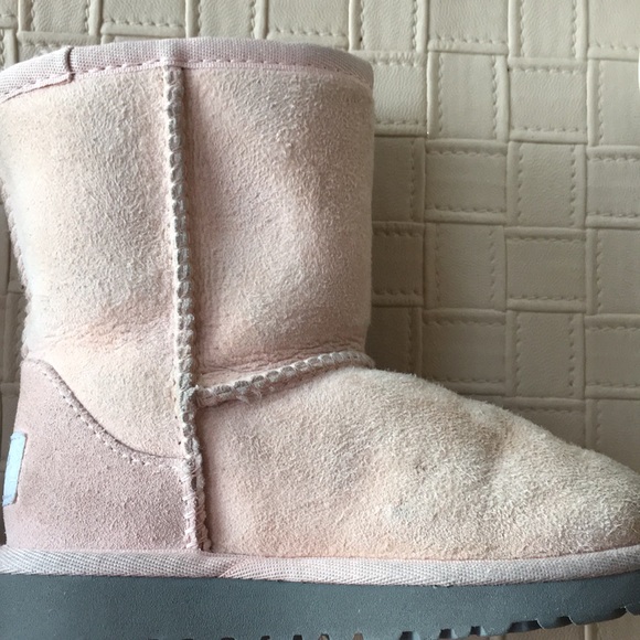 Toddler light pink Uggs size 9 - Picture 7 of 8